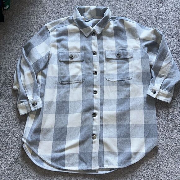 Old Navy Gray Buffalo Plaid Coat! - Picture 2 of 14